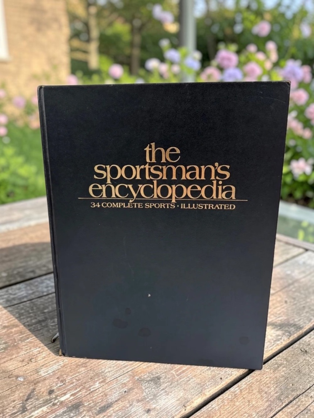 Vintage Sports Illustrated  Black and Gold Hardcover Sports Encyclopedia - Picture 2 of 4